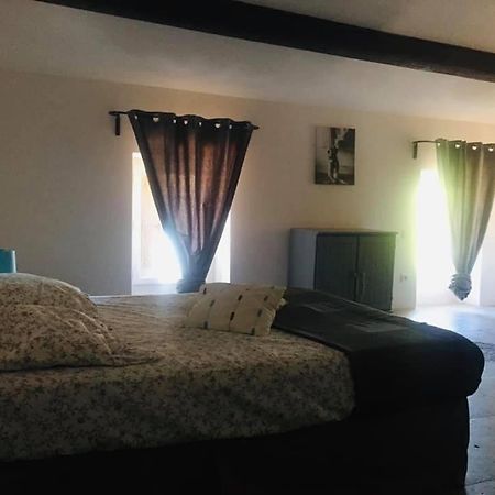 Aux Pieds Tanques Otel Barbentane Dış mekan fotoğraf