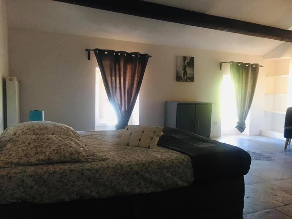 Aux Pieds Tanques Otel Barbentane Dış mekan fotoğraf