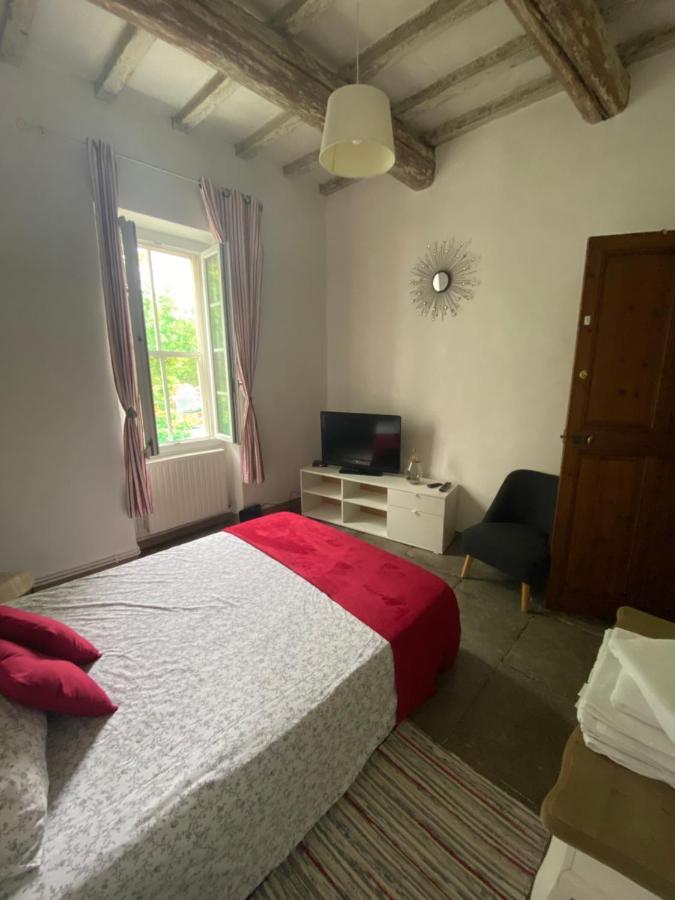 Aux Pieds Tanques Otel Barbentane Dış mekan fotoğraf